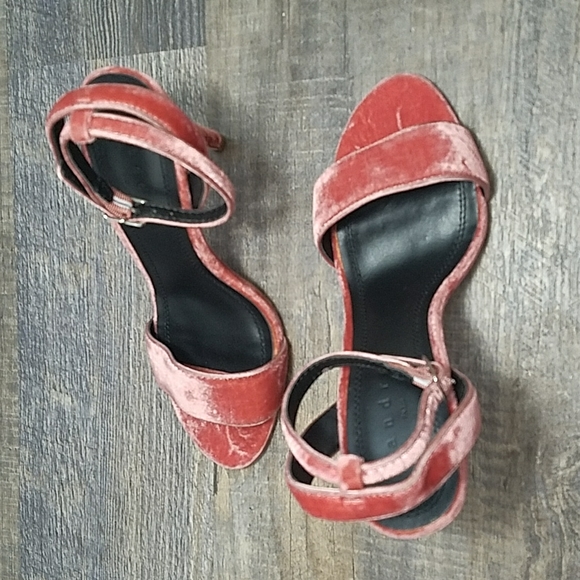 Sandro 36 or 6 Pink Velvet Tan bottom Buckle Ankle strap New without Tags Box - Picture 10 of 16